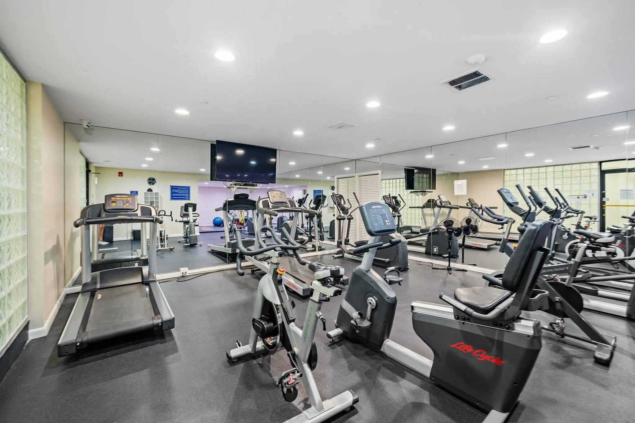 4000 N Ocean Drive, #703