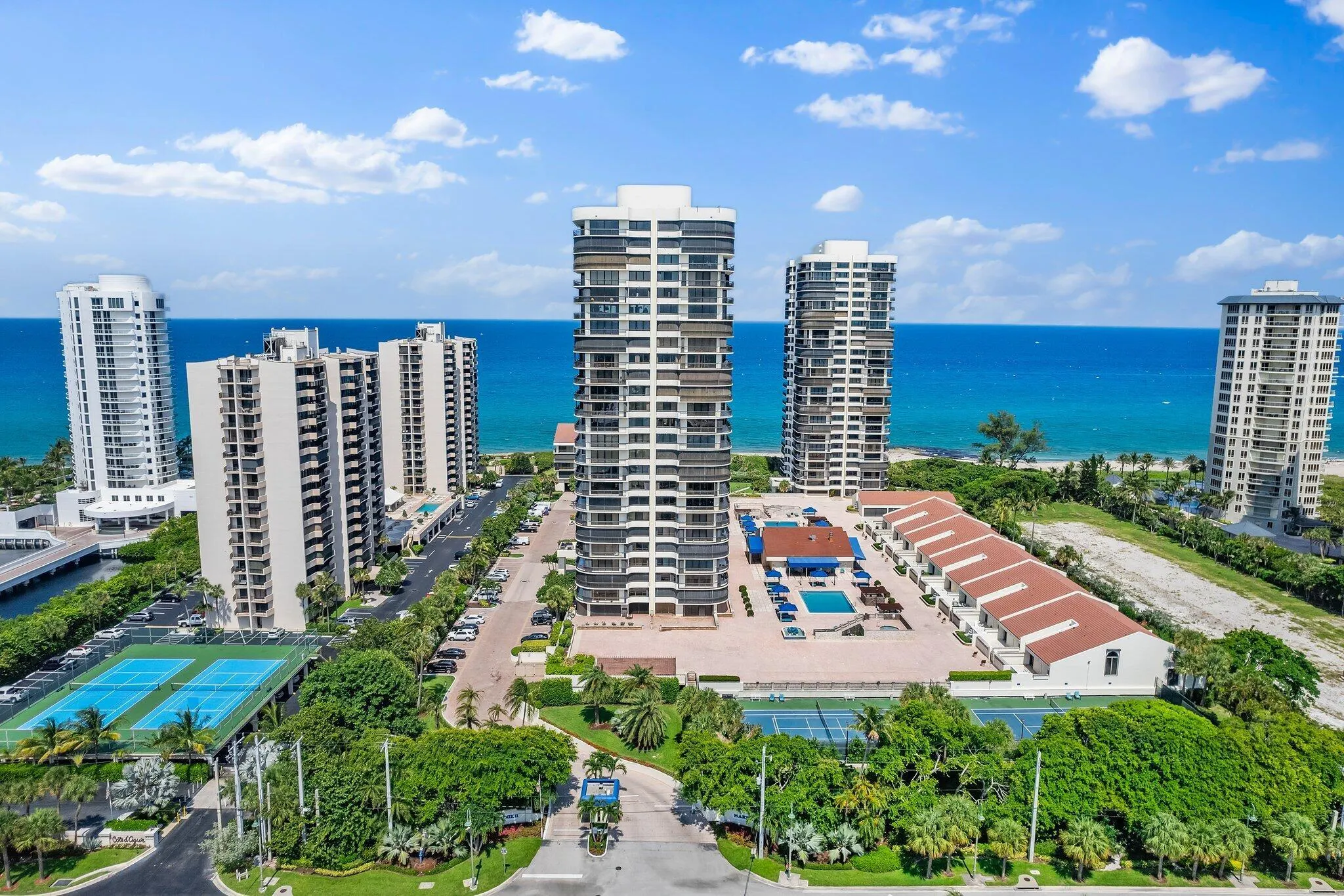 4000 N Ocean Drive, #703