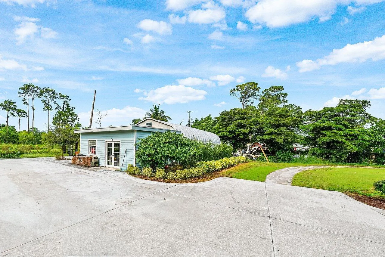 7437 Saddle Road