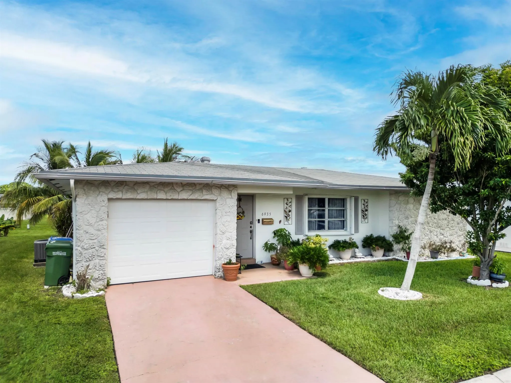 6935 NW 15th Street