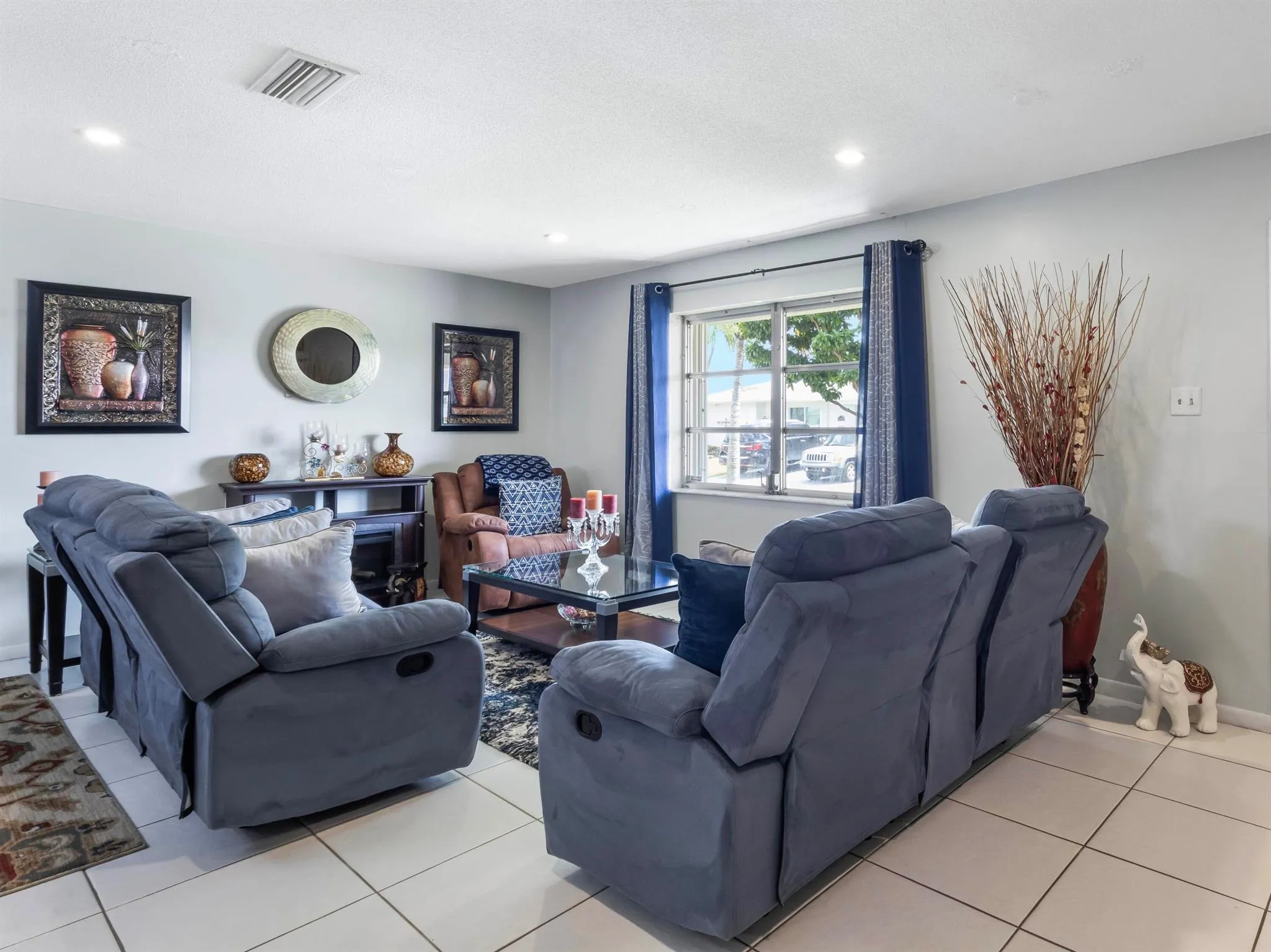 6935 NW 15th Street