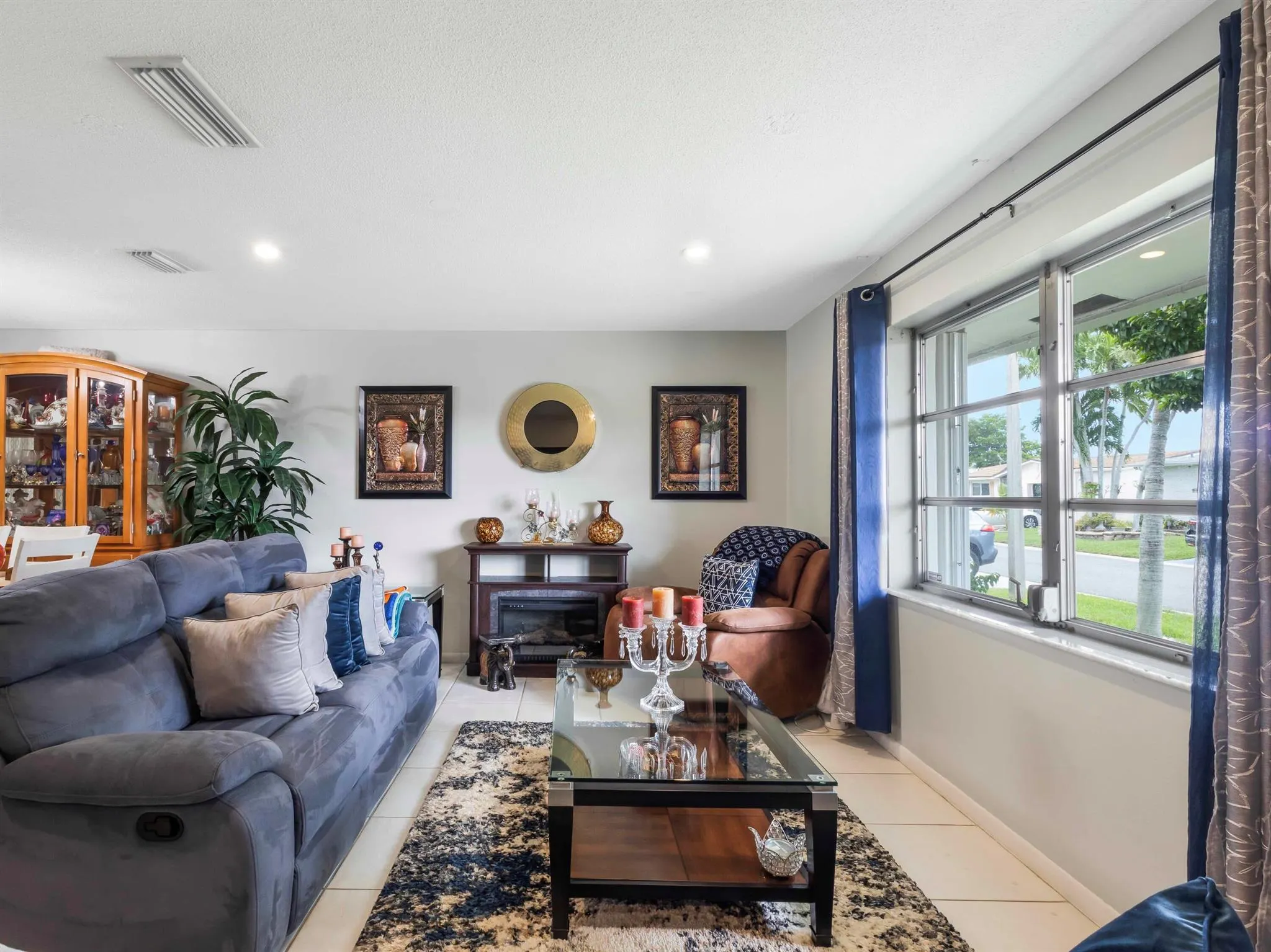 6935 NW 15th Street