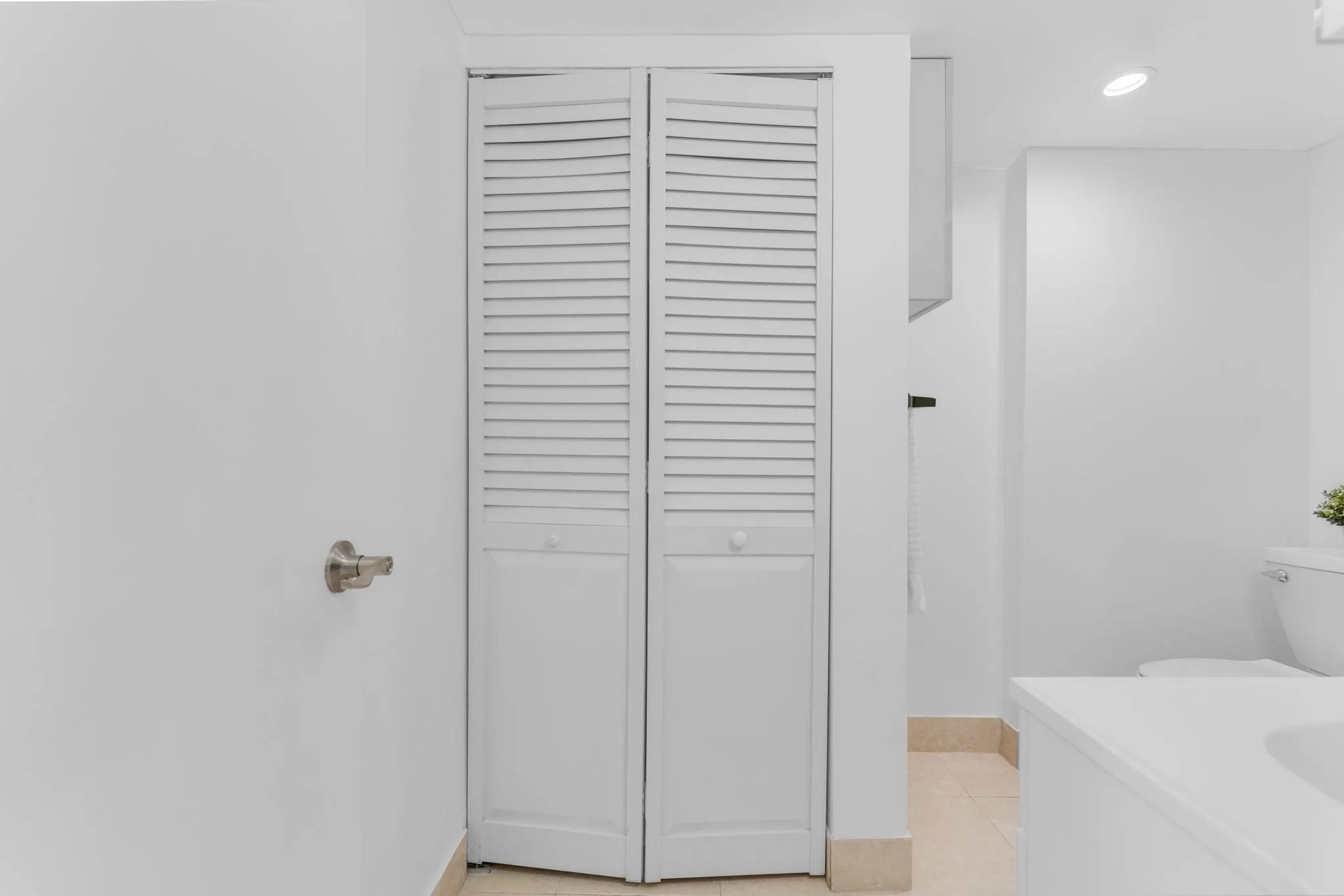 1256 S Military Trail, #915