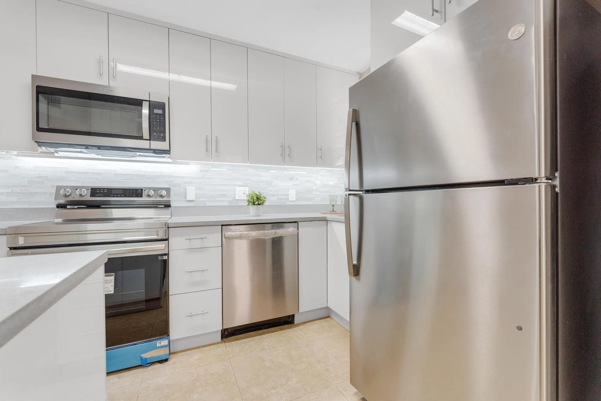 1256 S Military Trail, #915