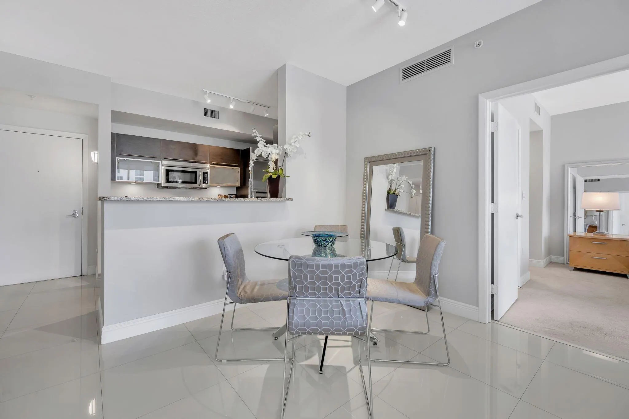 550 Okeechobee Boulevard, #820
