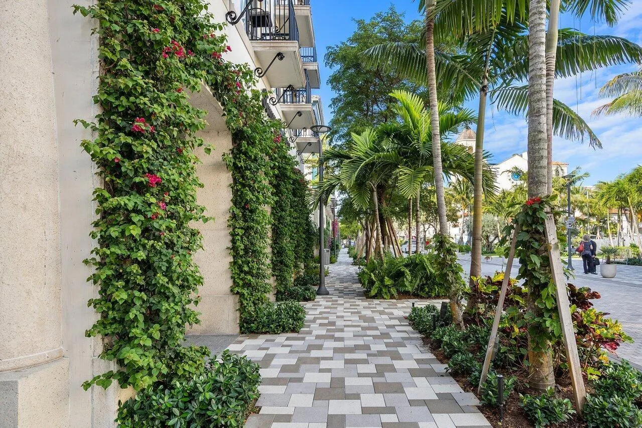 550 Okeechobee Boulevard, #820