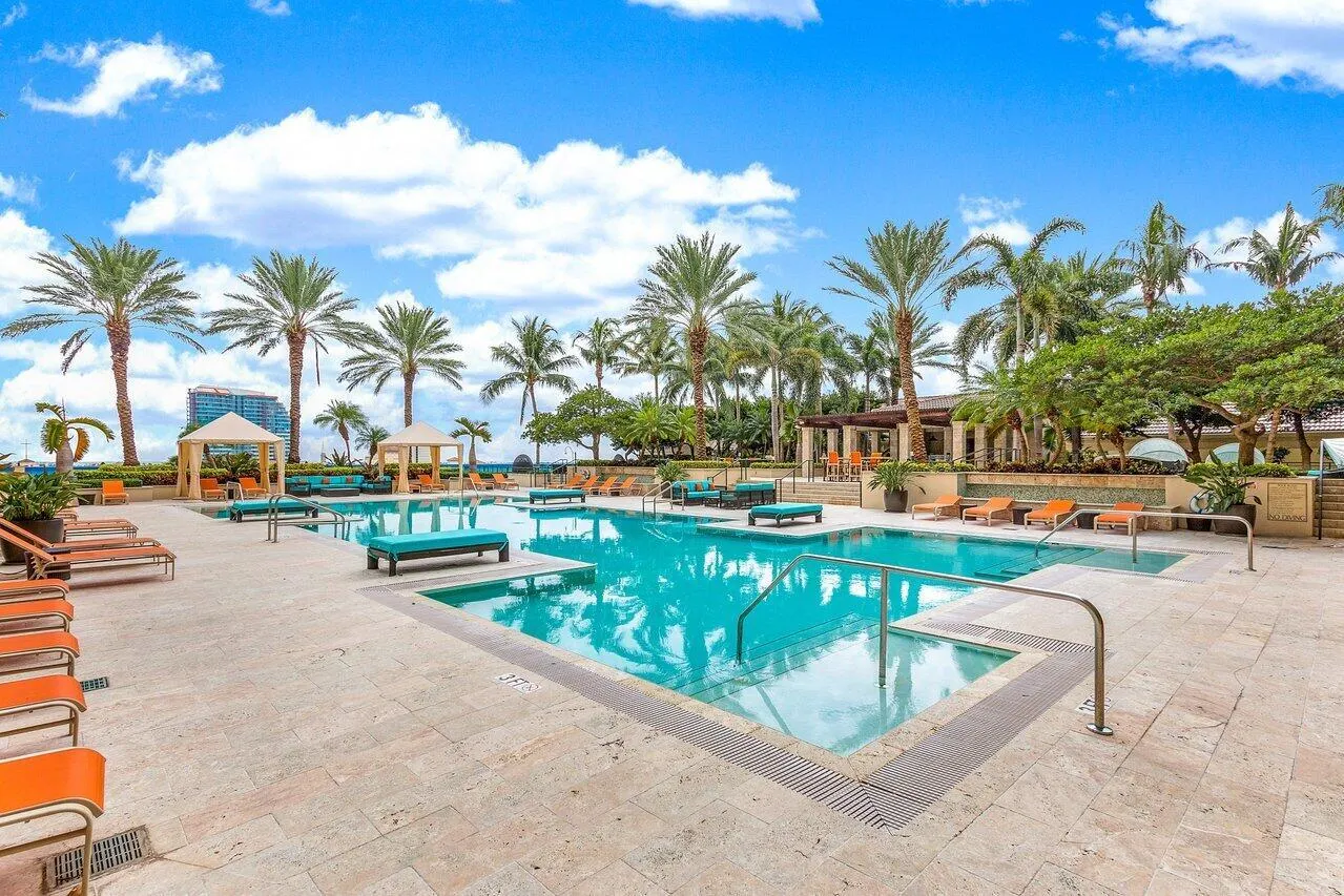550 Okeechobee Boulevard, #820