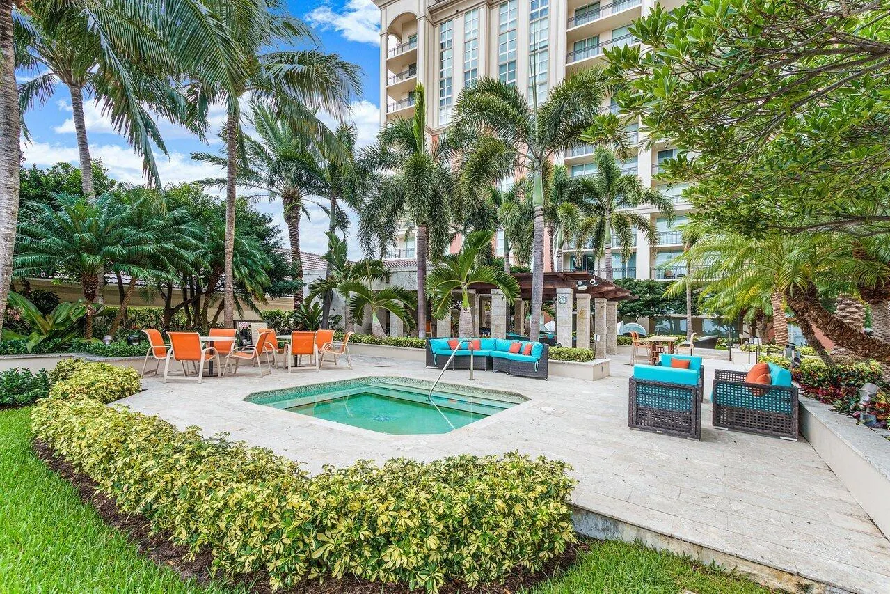 550 Okeechobee Boulevard, #820