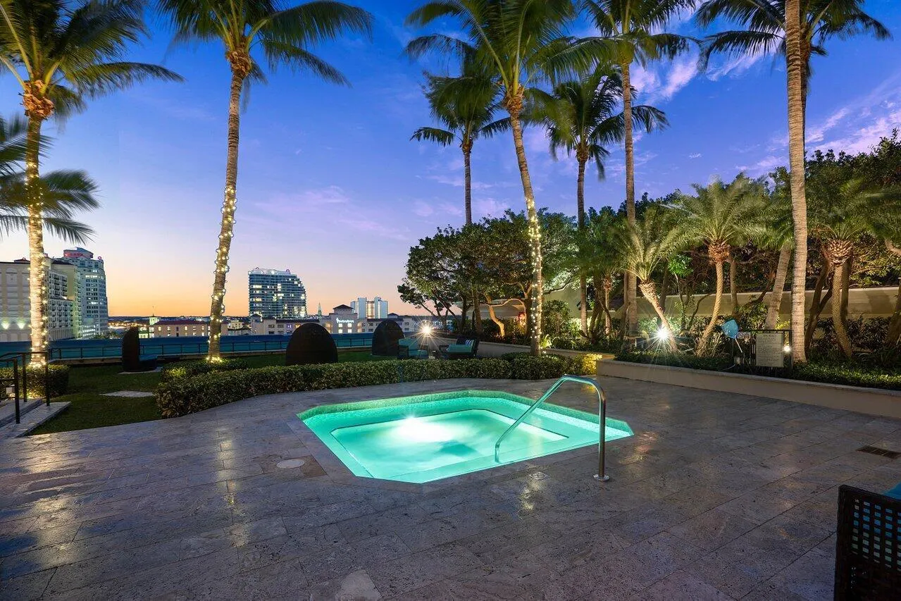 550 Okeechobee Boulevard, #820