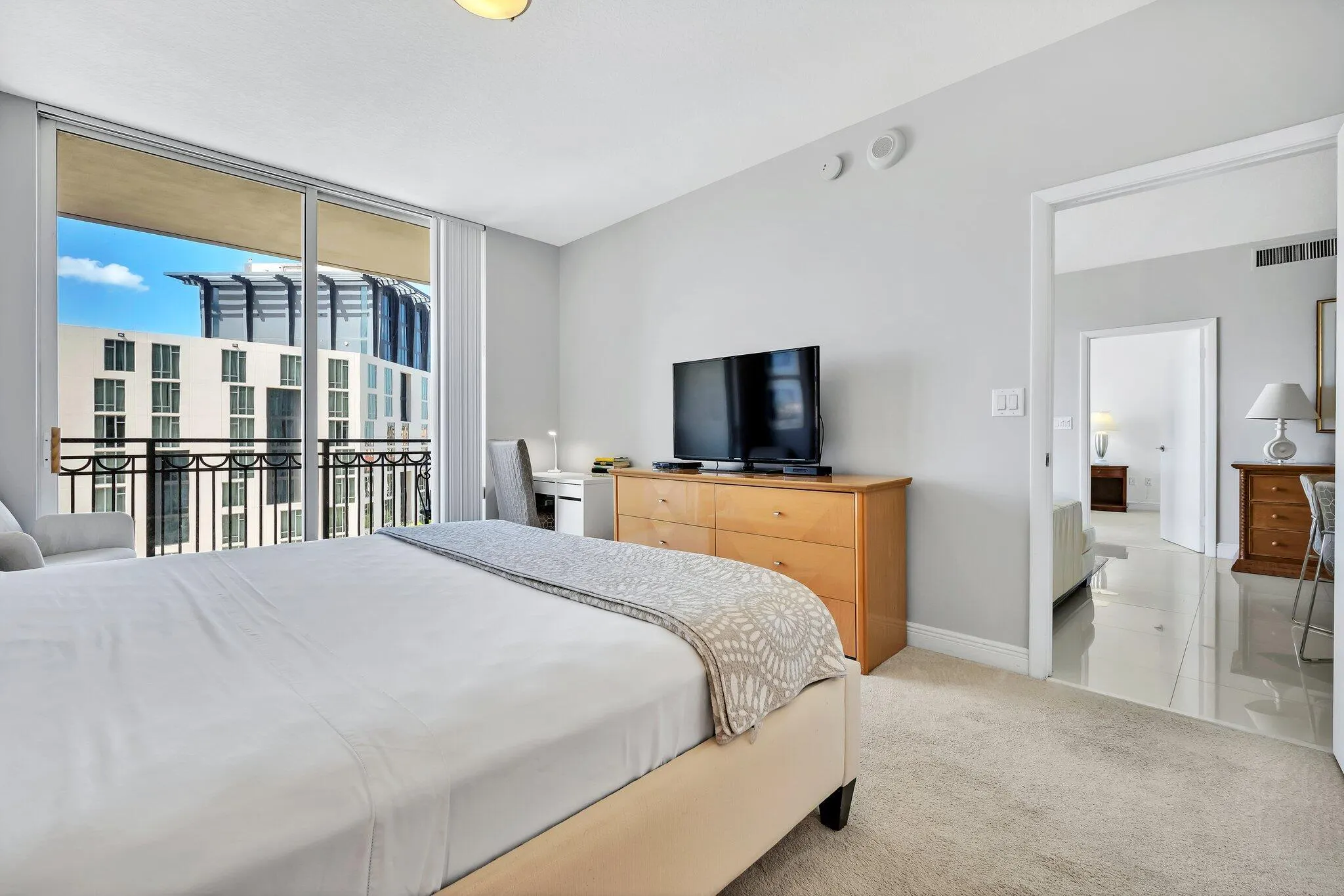 550 Okeechobee Boulevard, #820
