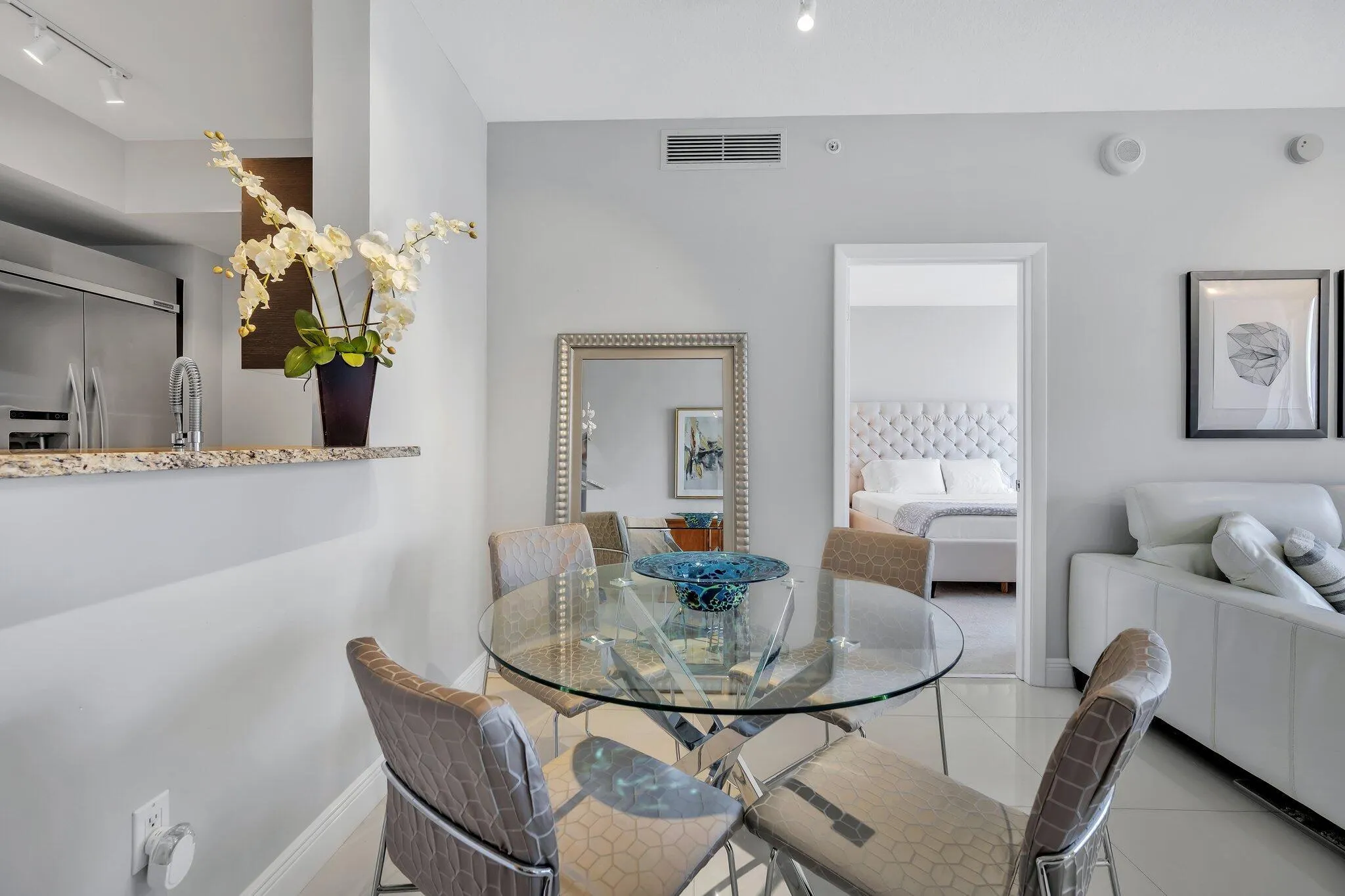550 Okeechobee Boulevard, #820