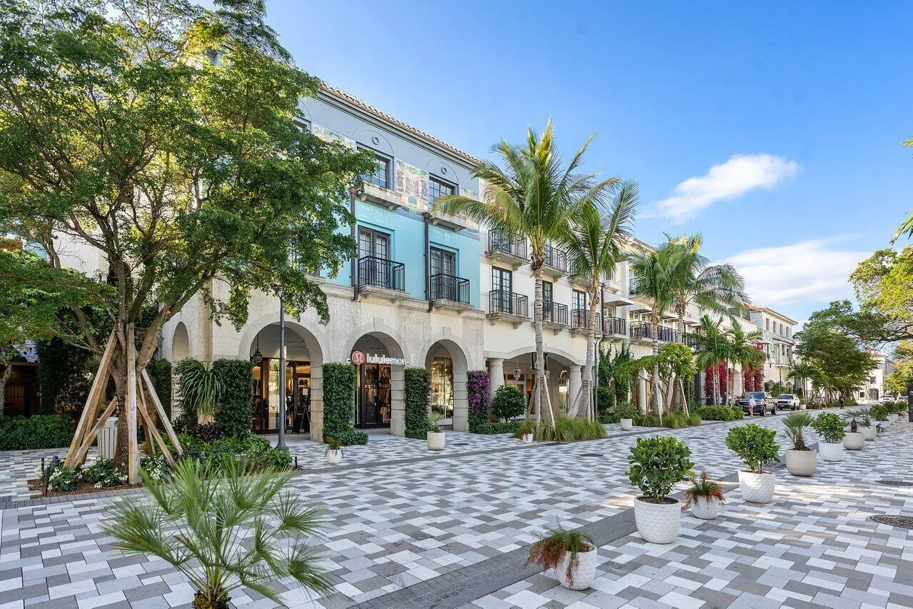 550 Okeechobee Boulevard, #820
