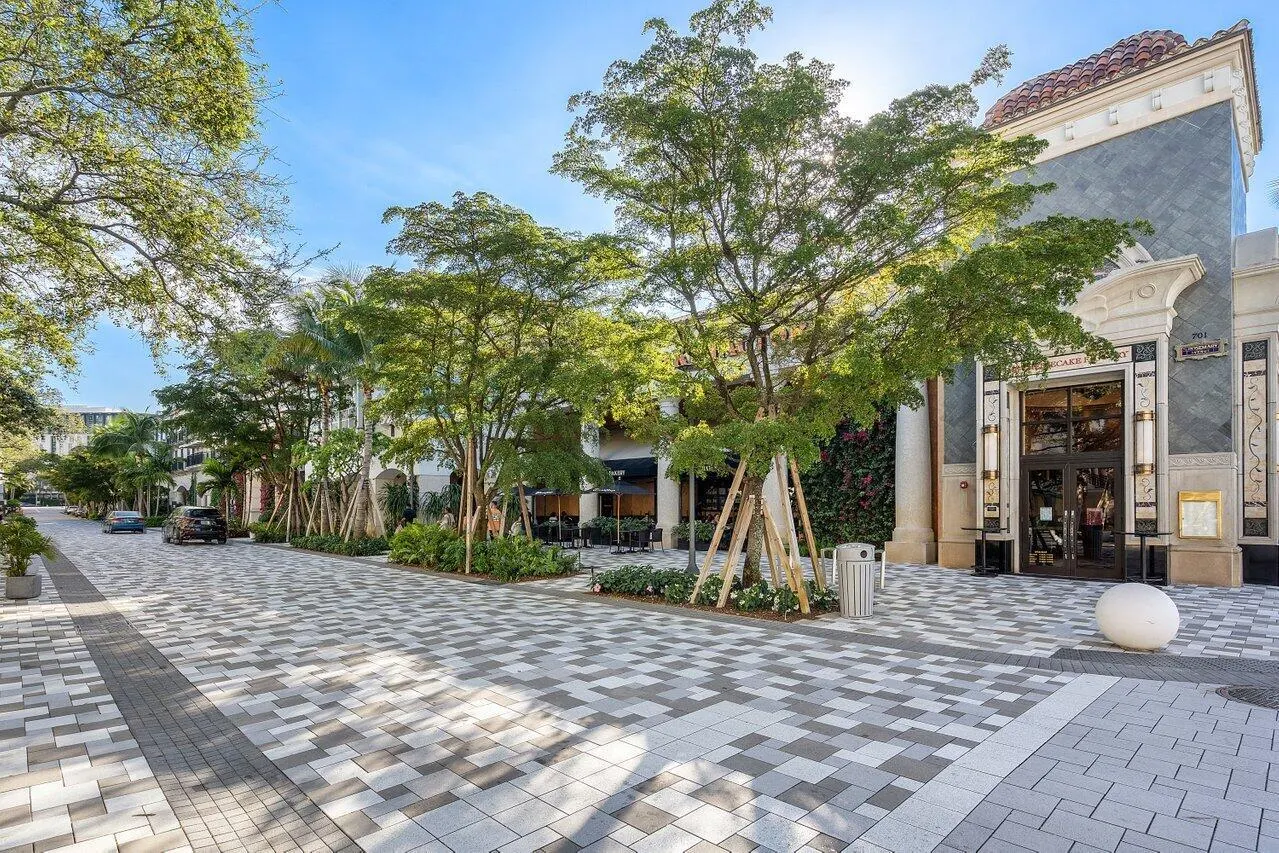 550 Okeechobee Boulevard, #820