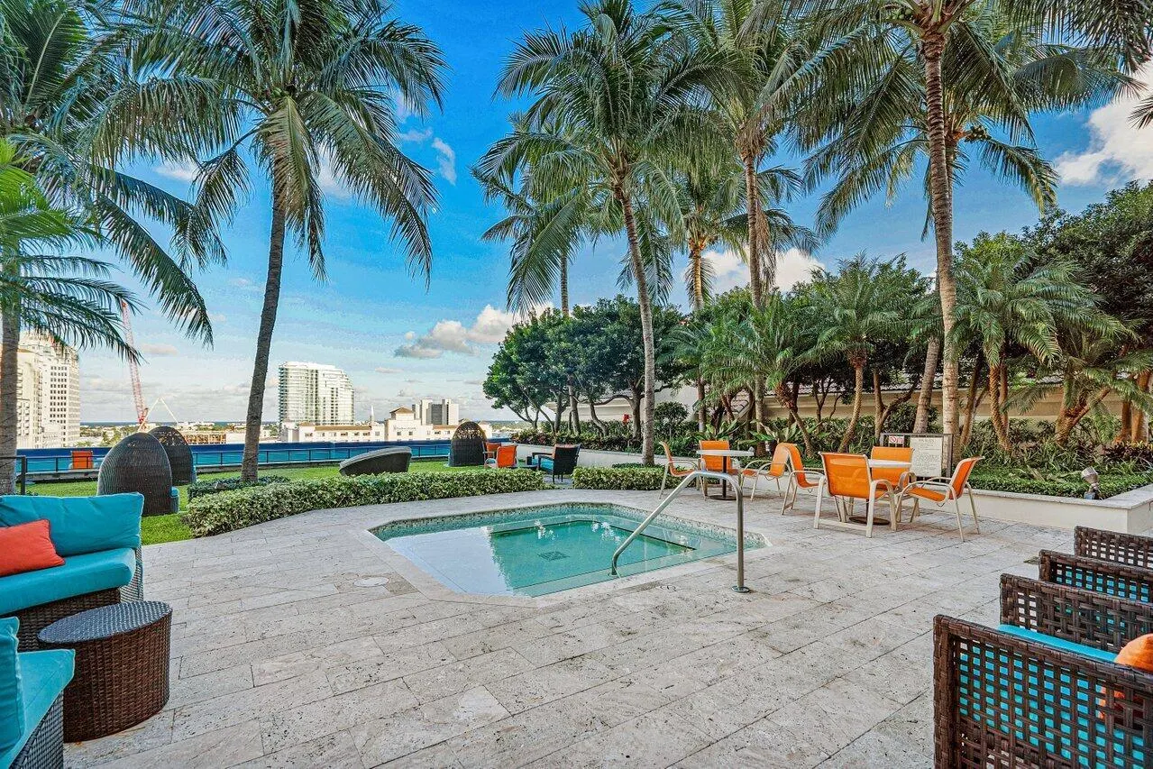 550 Okeechobee Boulevard, #820