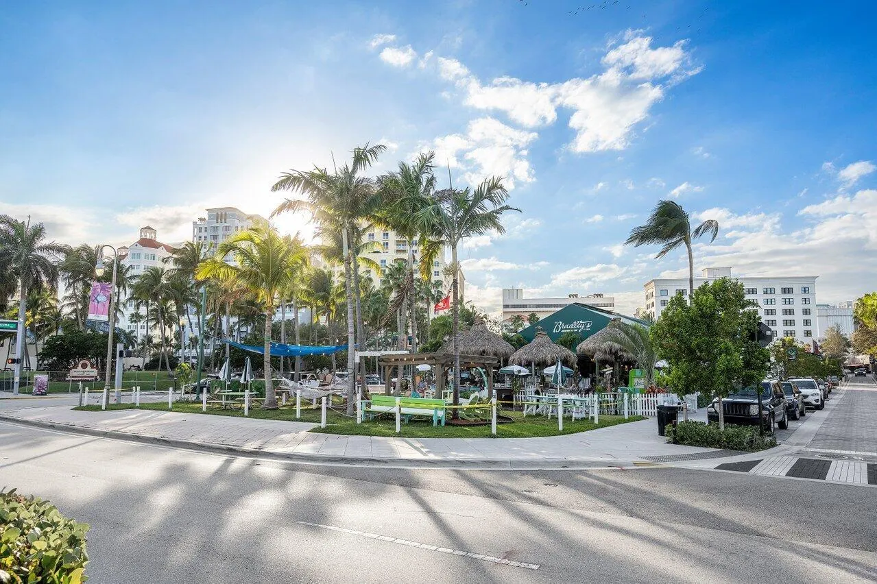 550 Okeechobee Boulevard, #820