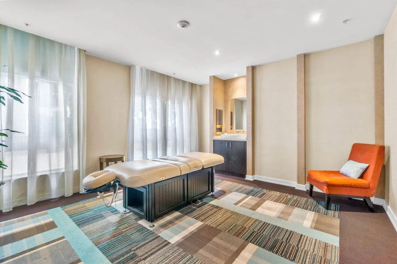 550 Okeechobee Boulevard, #820
