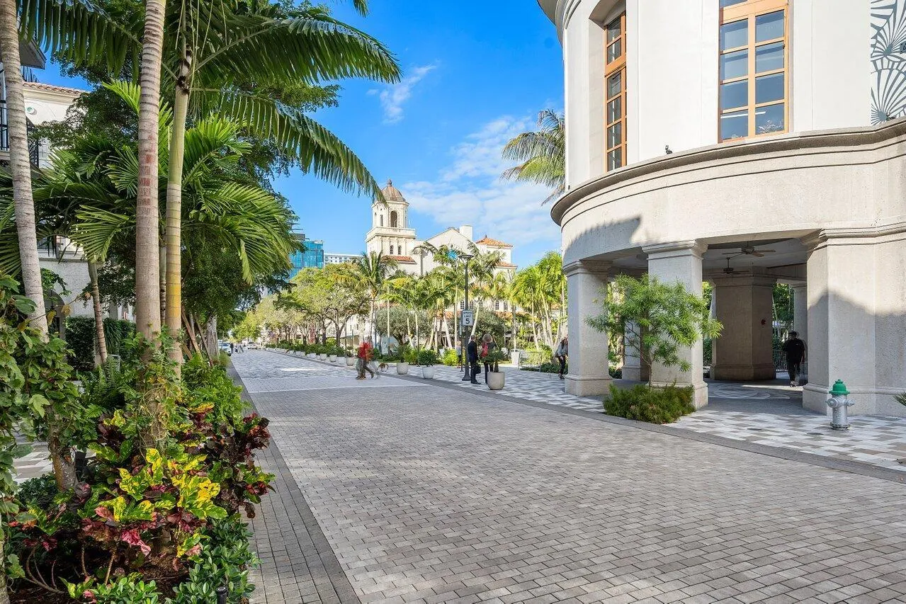 550 Okeechobee Boulevard, #820