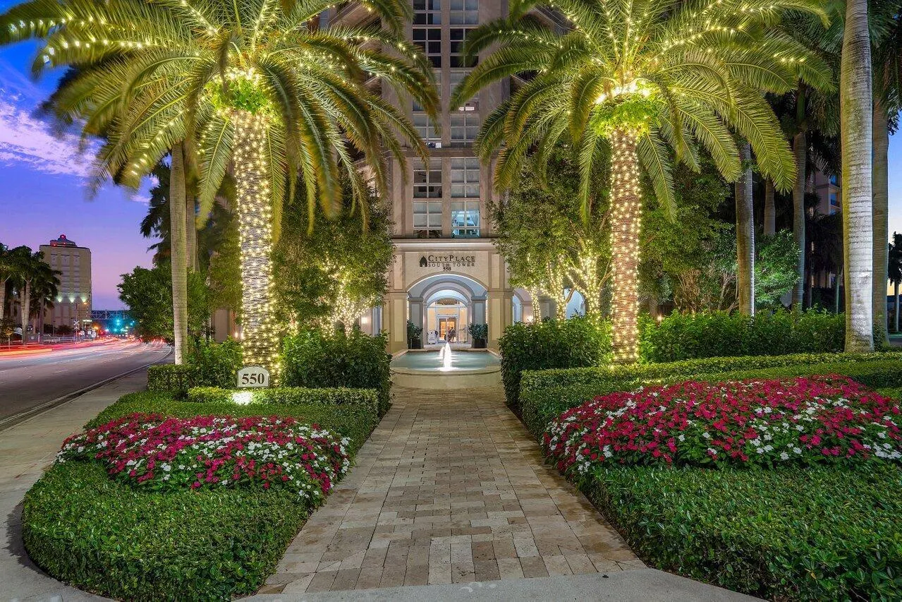 550 Okeechobee Boulevard, #820