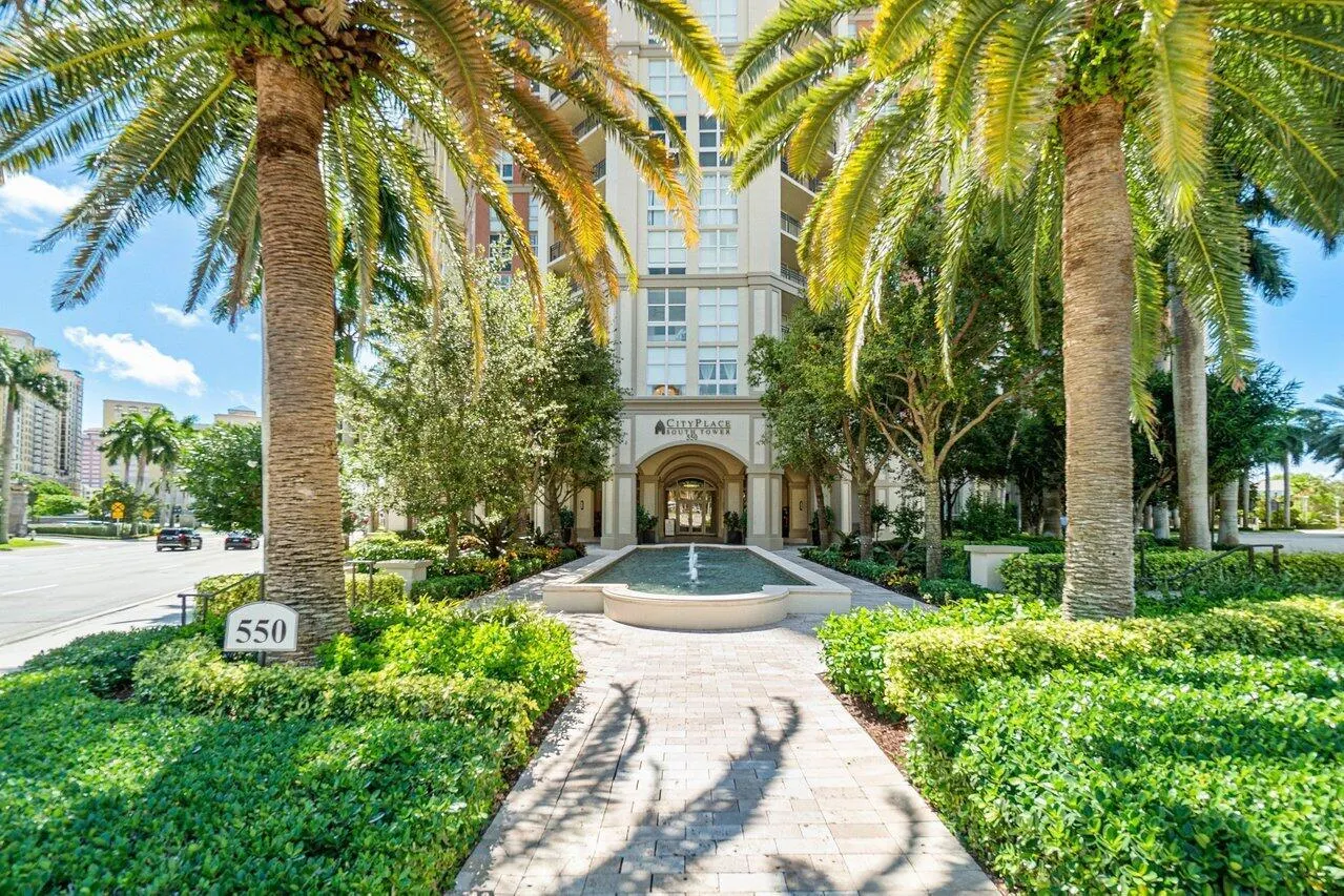 550 Okeechobee Boulevard, #820