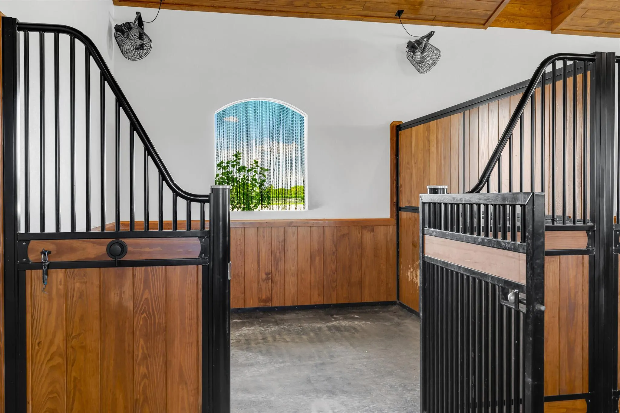 5181 Lasso Way, #Stalls