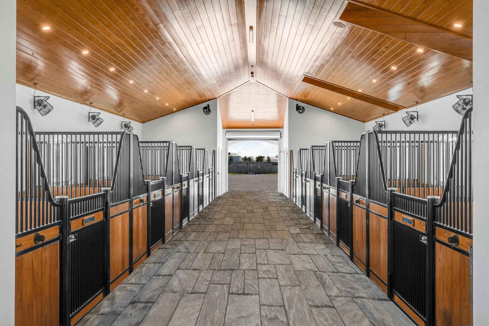 5181 Lasso Way, #Stalls
