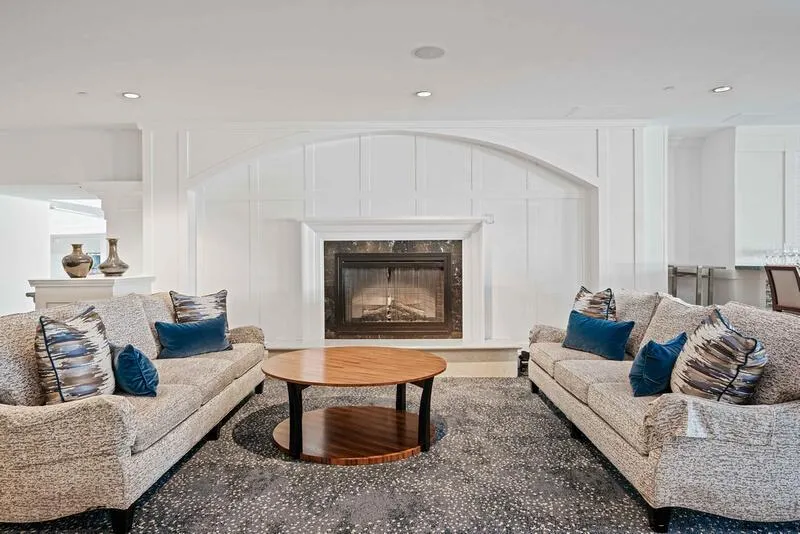 467 Mariner Drive
