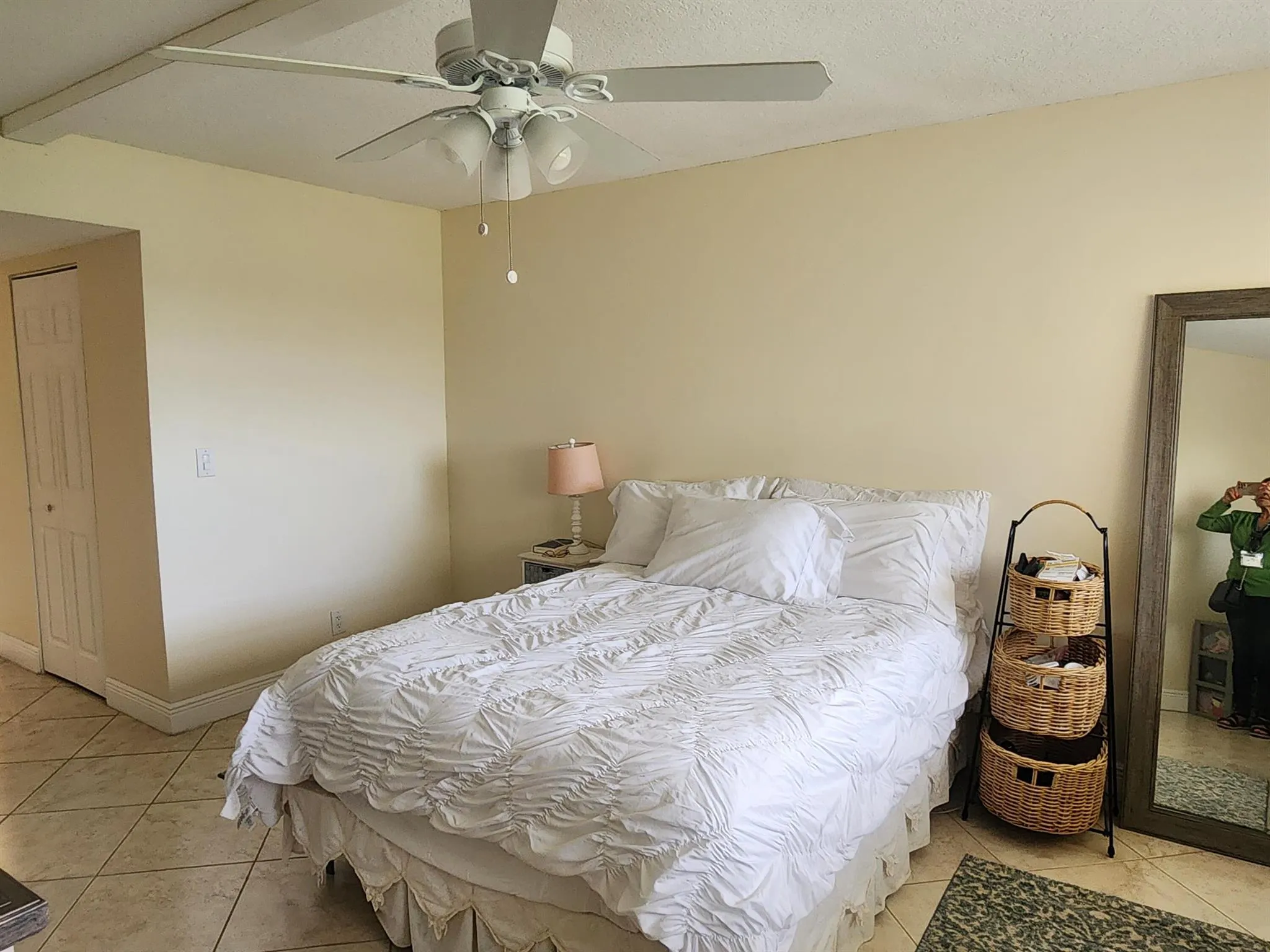 3755 Via Poinciana, #607