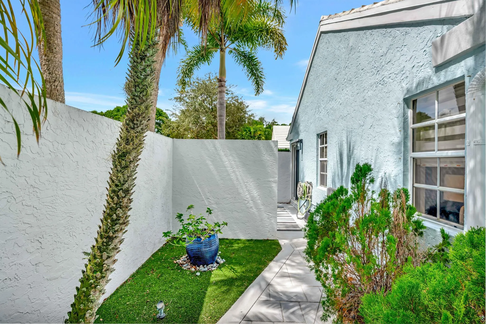 17 Blenheim Court