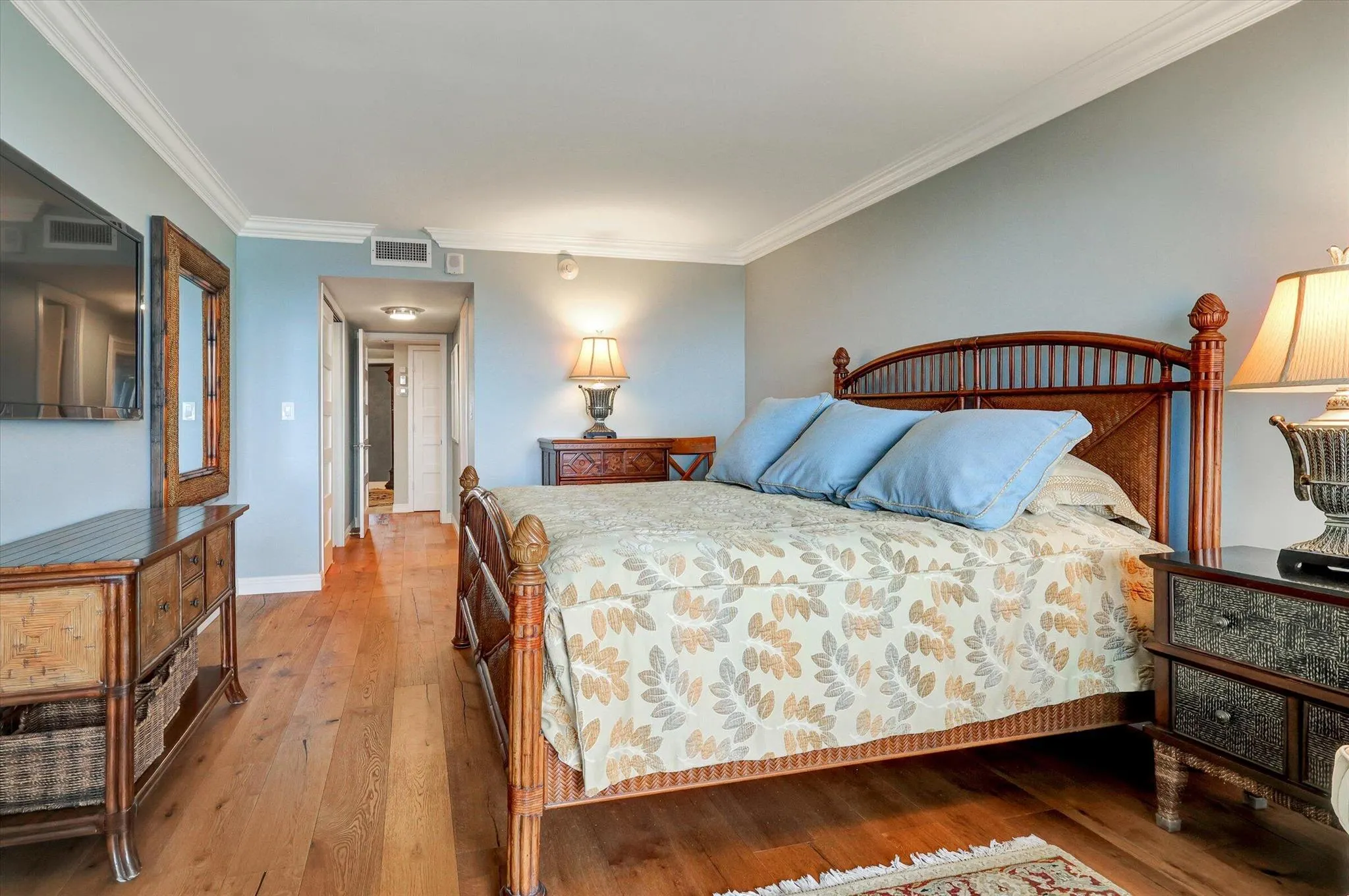 2200 S Ocean Lane, #805