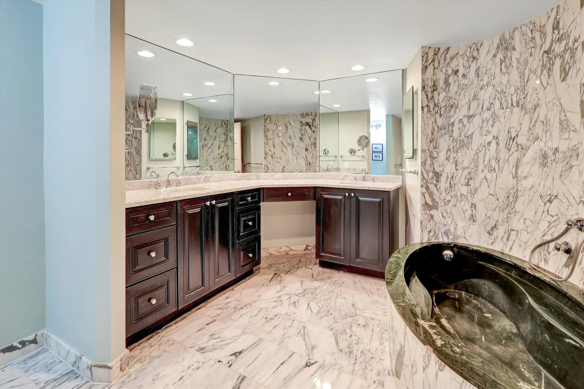 2200 S Ocean Lane, #805