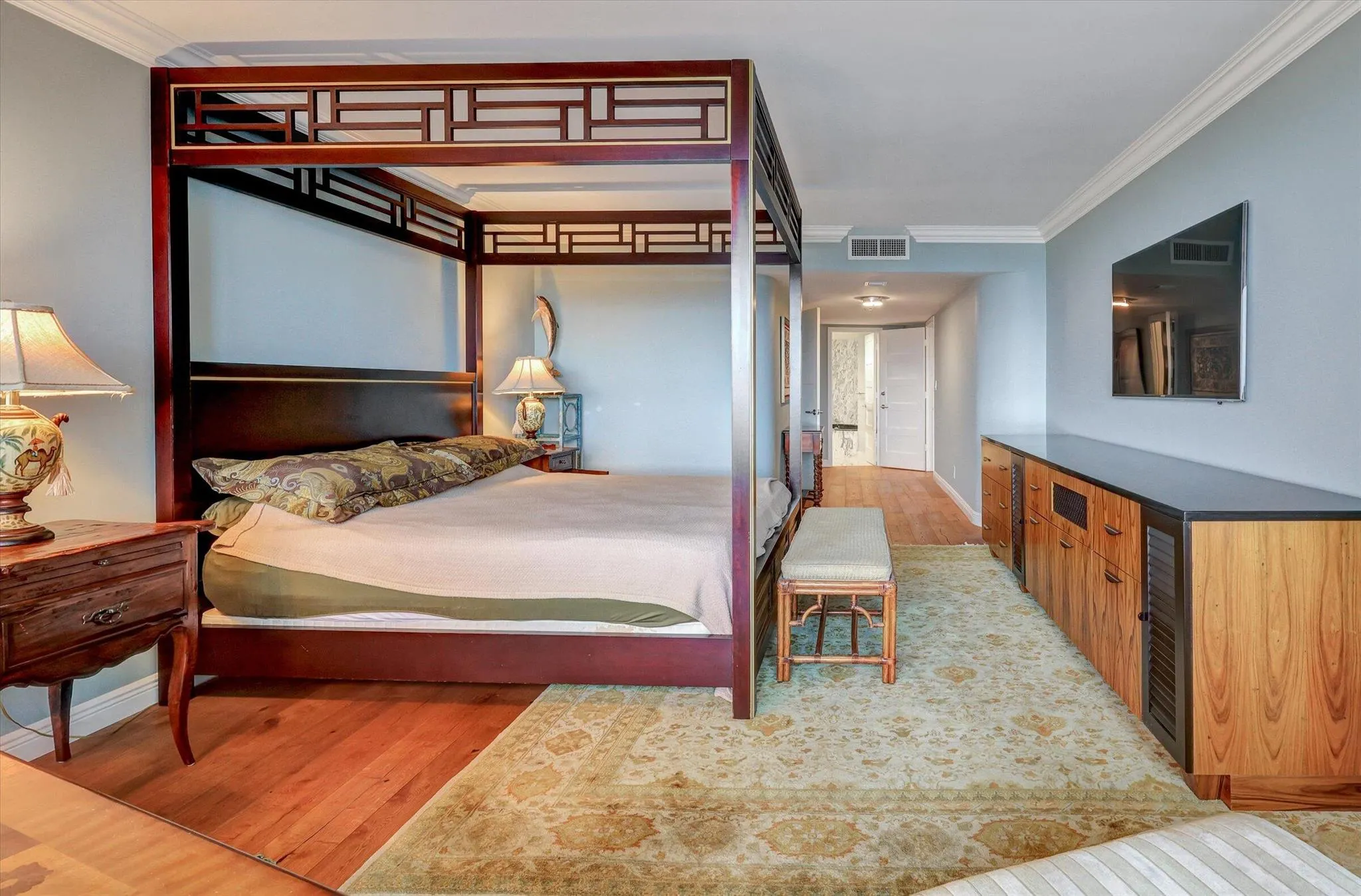 2200 S Ocean Lane, #805