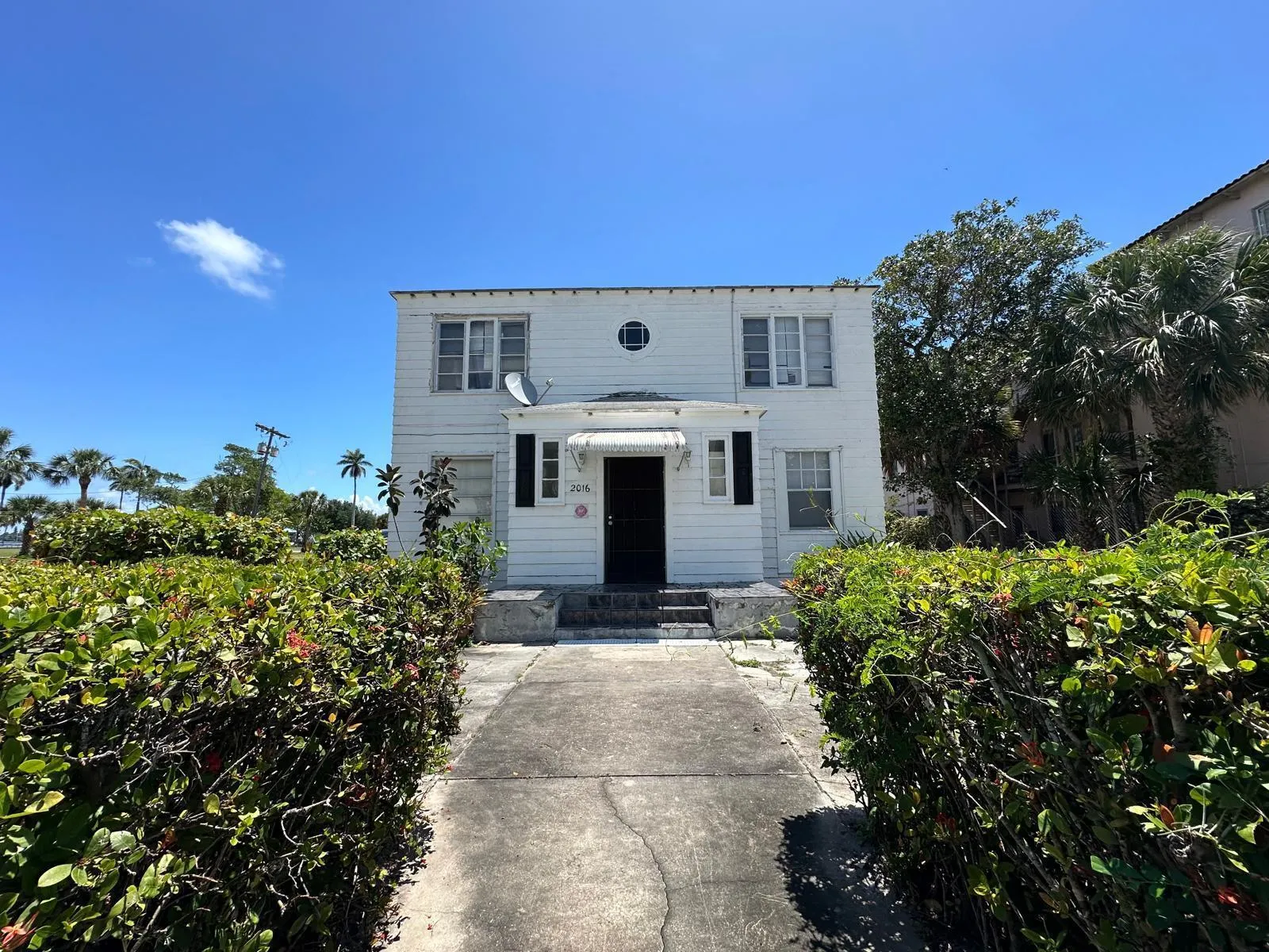 2016 Broward Avenue, #1