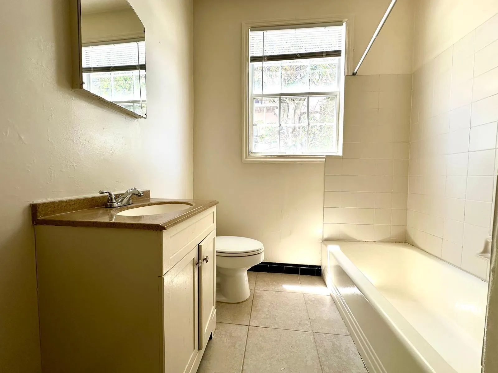 2016 Broward Avenue, #1