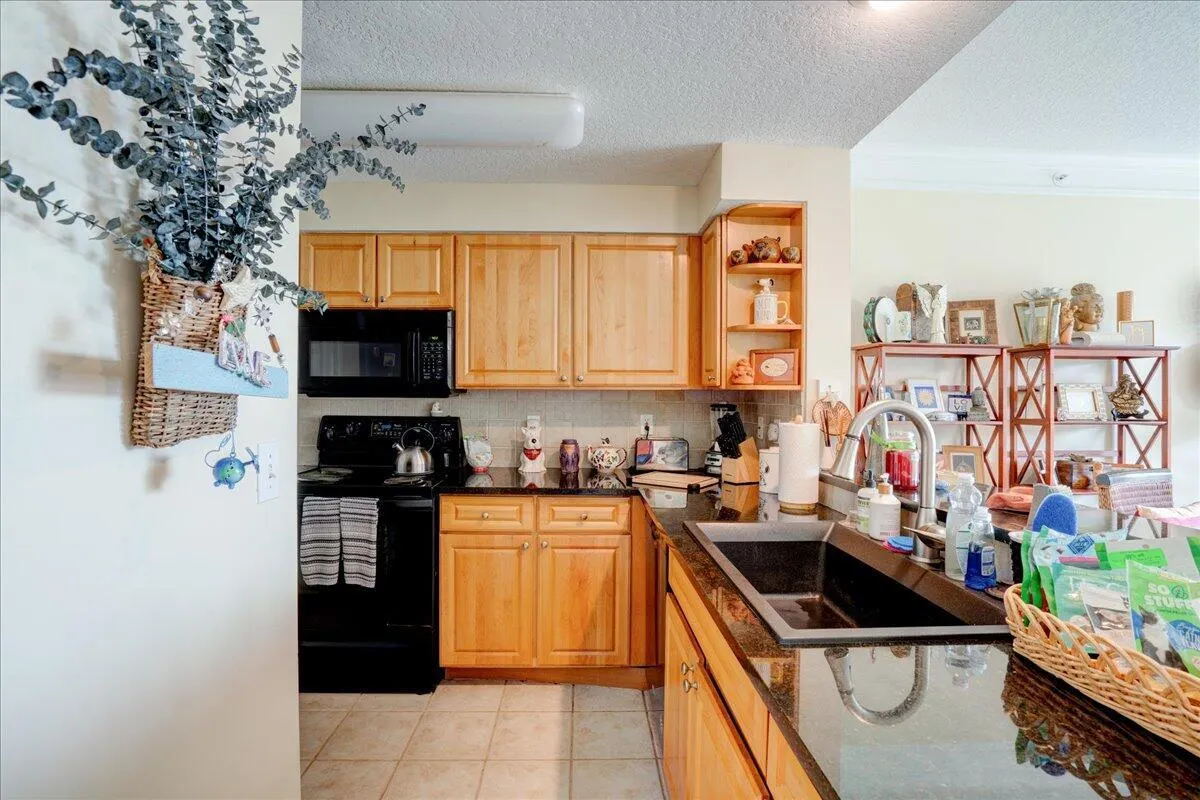 2012 Alta Meadows Lane, #103