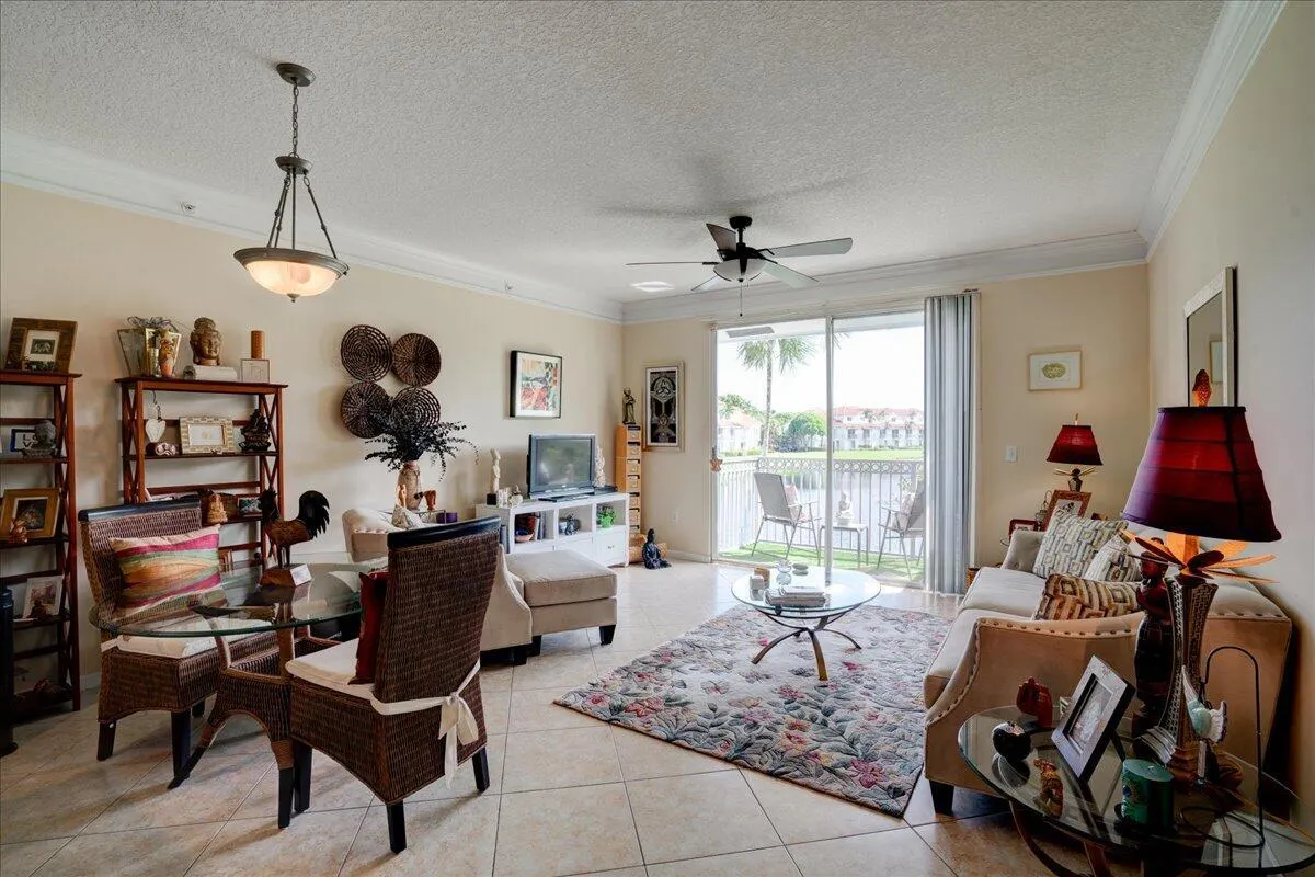 2012 Alta Meadows Lane, #103