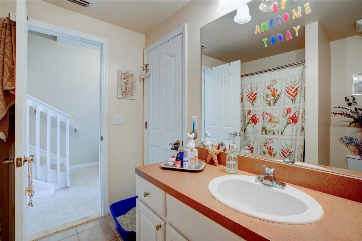 2012 Alta Meadows Lane, #103