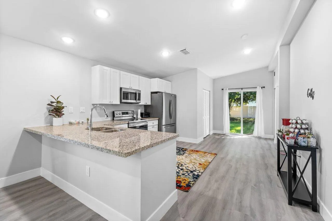 408 SW 4th Street