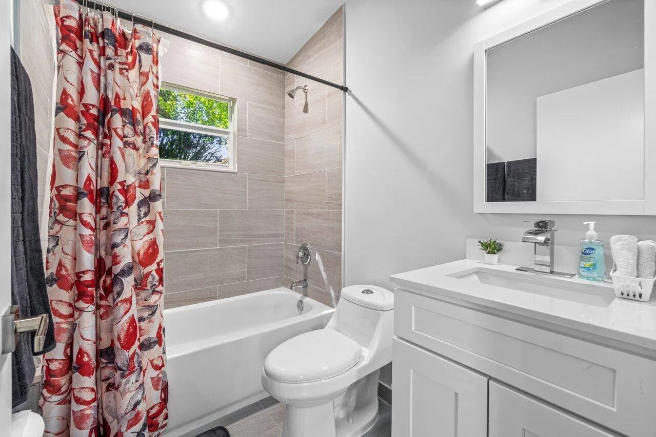 408 SW 4th Street