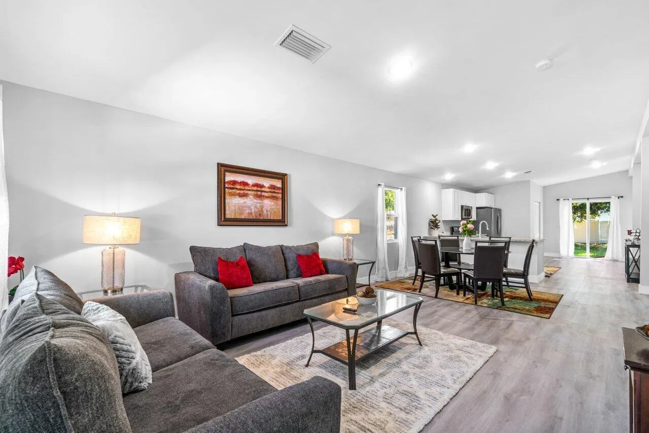 408 SW 4th Street