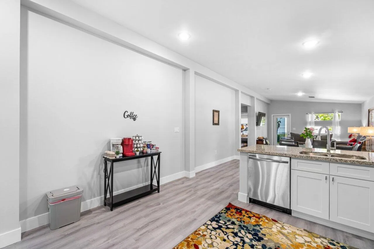 408 SW 4th Street