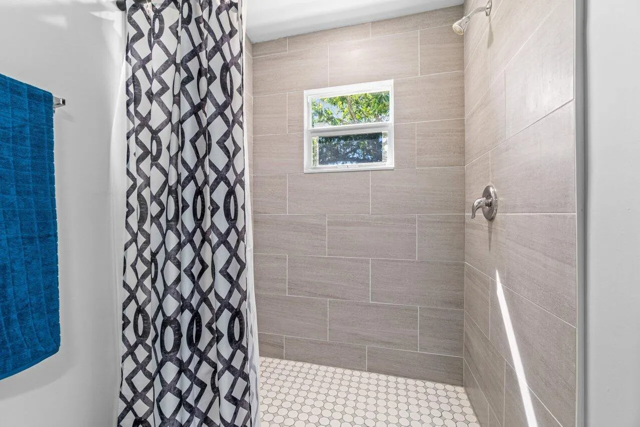 408 SW 4th Street