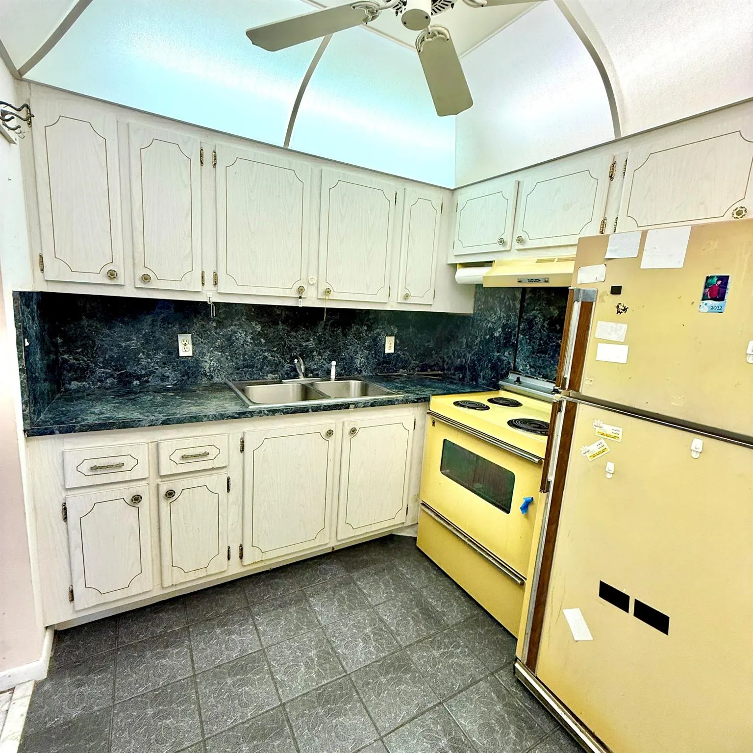 417 Markham S