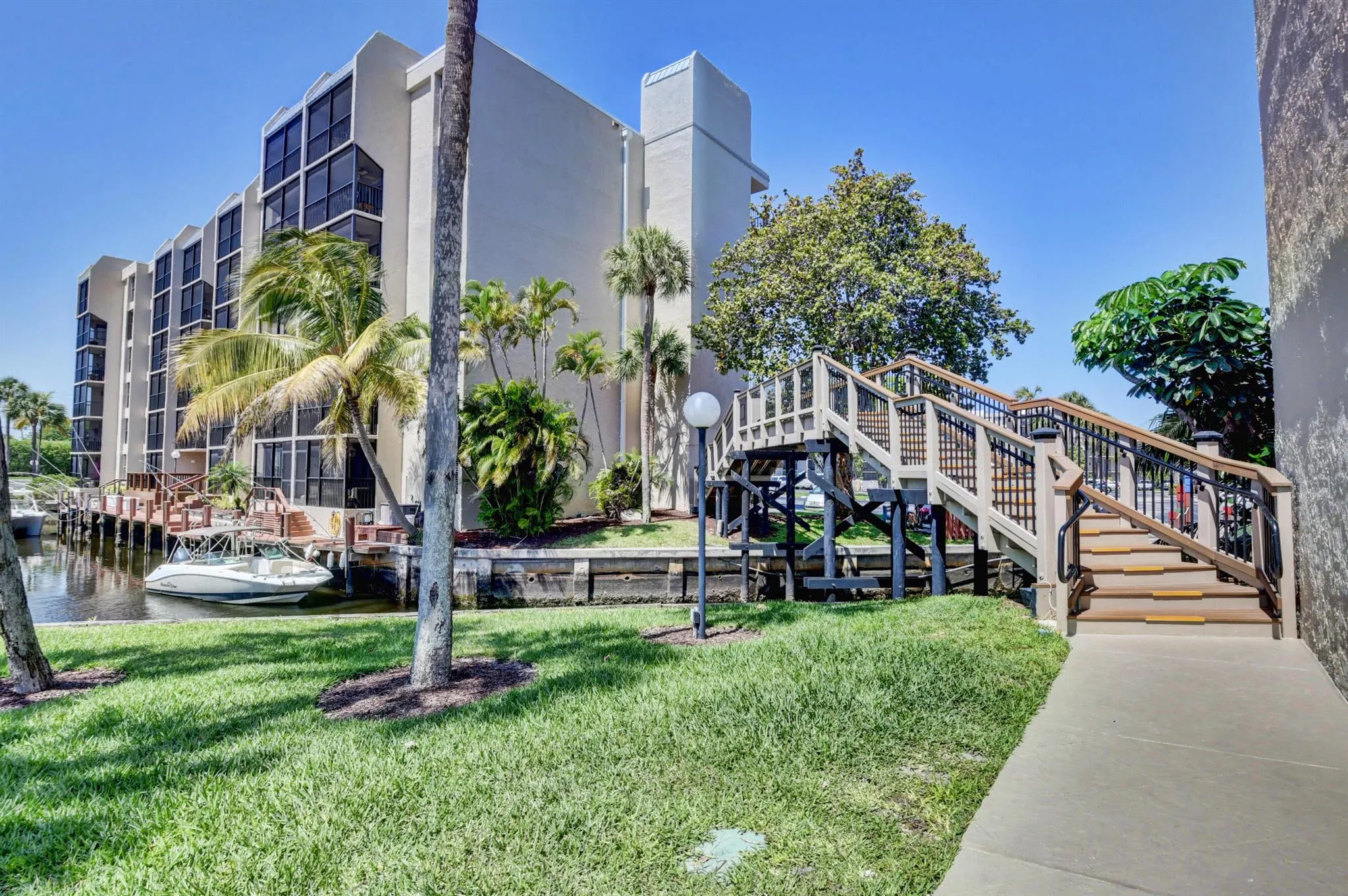 14 Royal Palm Way, #401