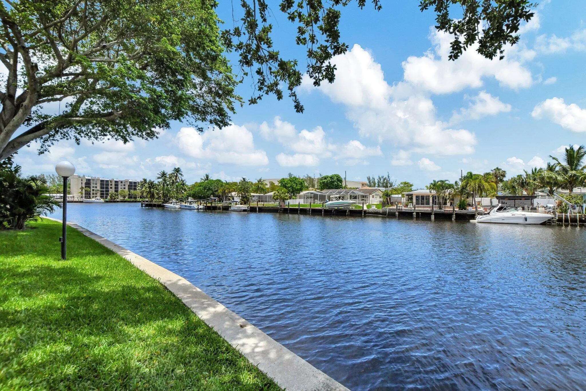14 Royal Palm Way, #401