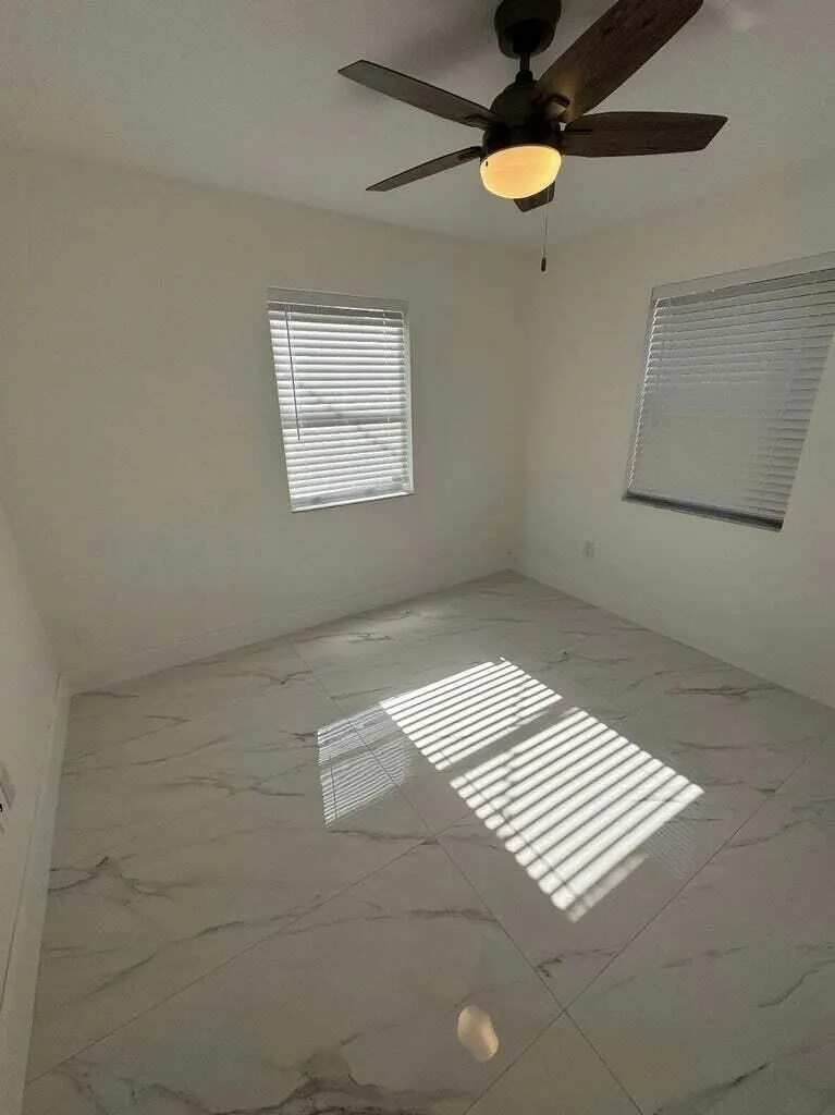 4051 NE 15 Terrace
