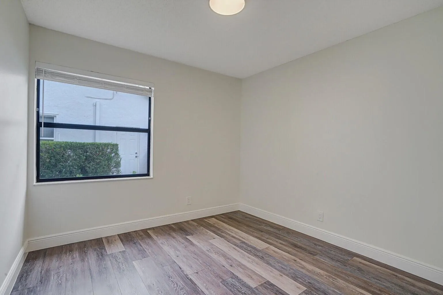 4335 NW 52nd Street