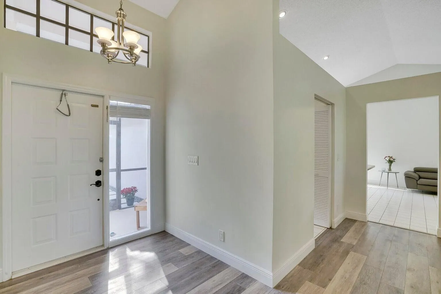 4335 NW 52nd Street