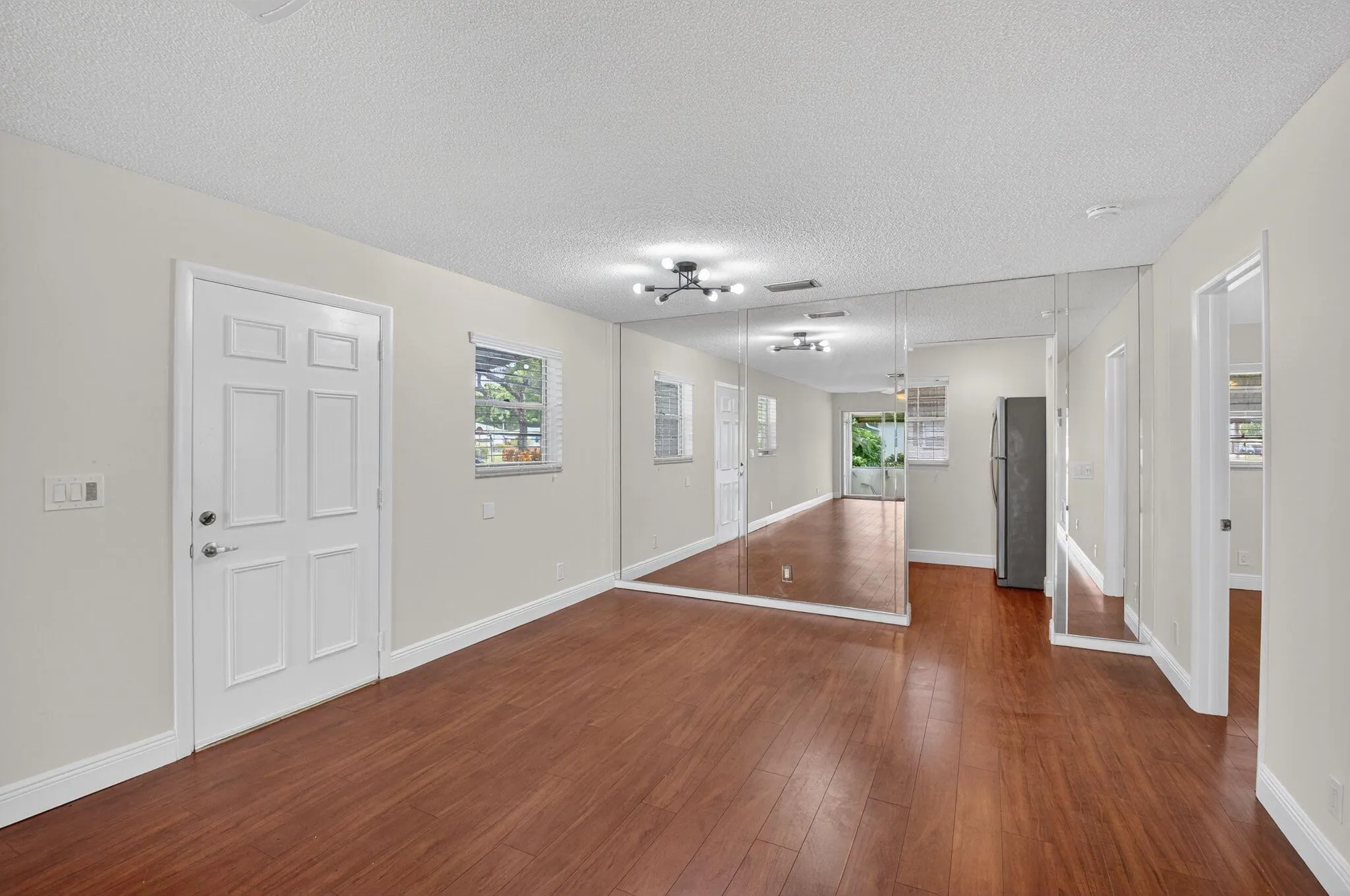 801 Meadowlark Lane