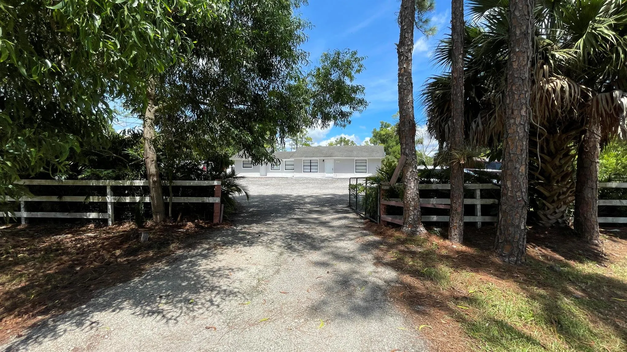 12275 N 56th Place N