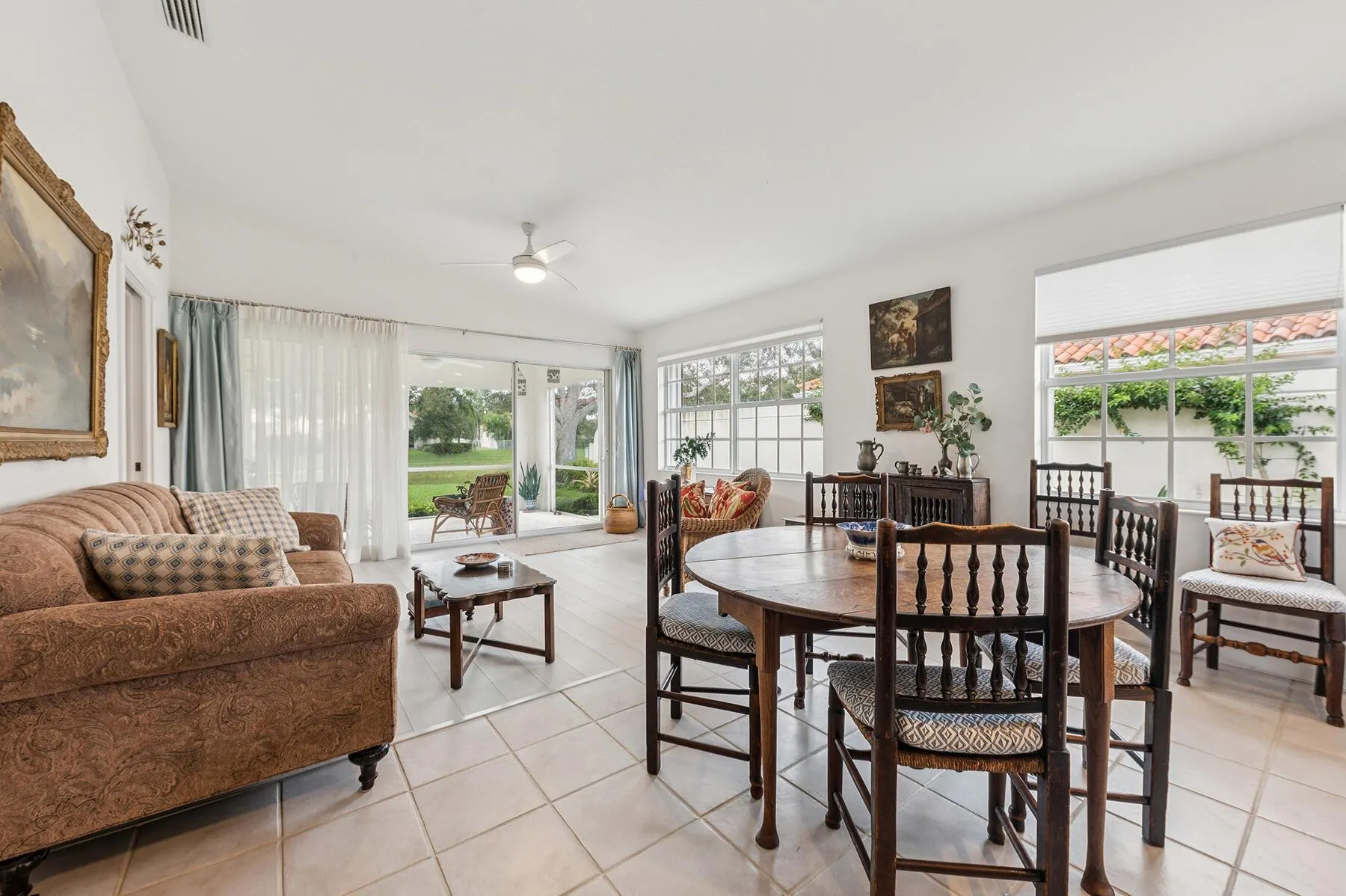 2718 Livingston Lane